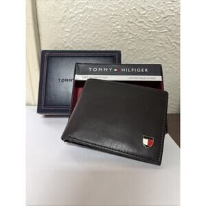 Tommy Hilfiger Men's Bifold Dark Brown Leather Wallet & Valet 31HP220118